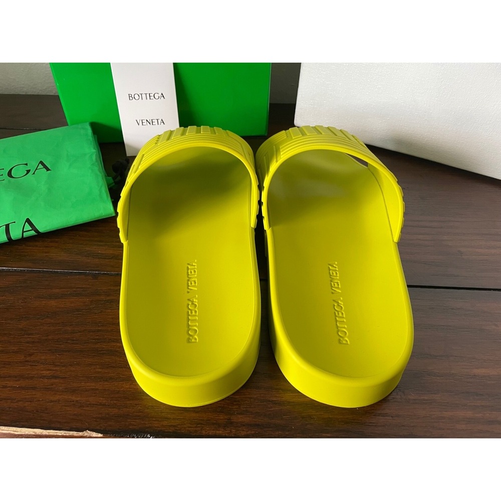 BOTTEGA VENETA 690105 Men's 'Slider' Pool Slide Sandals Lemon Yellow Rubber 42 - Picture 3 of 8